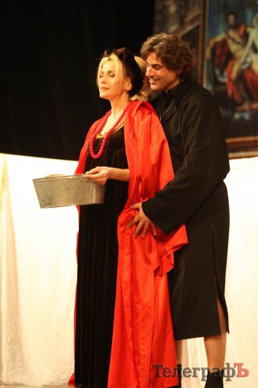 В кременчугском ГДК собирали «подаяние» для Ольги Сумской (ФОТОРЕПОРТАЖ) В кременчугском ГДК собирали «подаяние» для Ольги Сумской (ФОТОРЕПОРТАЖ)