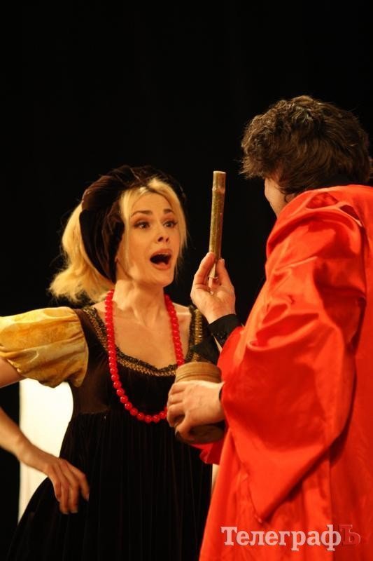 В кременчугском ГДК собирали «подаяние» для Ольги Сумской (ФОТОРЕПОРТАЖ) В кременчугском ГДК собирали «подаяние» для Ольги Сумской (ФОТОРЕПОРТАЖ)