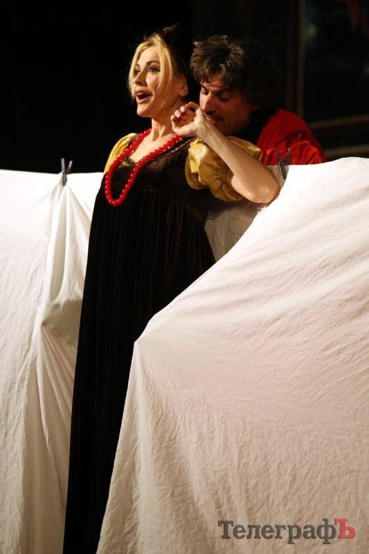 В кременчугском ГДК собирали «подаяние» для Ольги Сумской (ФОТОРЕПОРТАЖ) В кременчугском ГДК собирали «подаяние» для Ольги Сумской (ФОТОРЕПОРТАЖ)