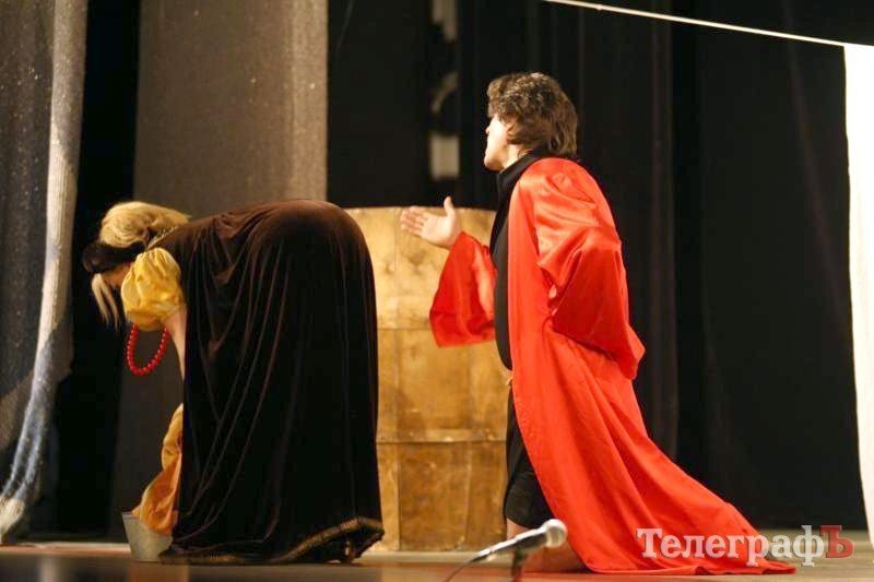 В кременчугском ГДК собирали «подаяние» для Ольги Сумской (ФОТОРЕПОРТАЖ) В кременчугском ГДК собирали «подаяние» для Ольги Сумской (ФОТОРЕПОРТАЖ)