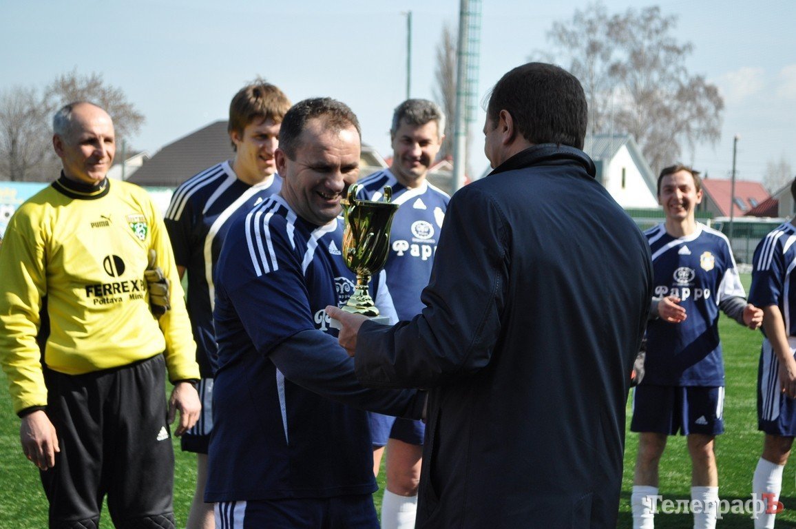 Депутаты обыграли в футбол команду внутренних войск МВД Украины Депутаты обыграли в футбол команду внутренних войск МВД Украины