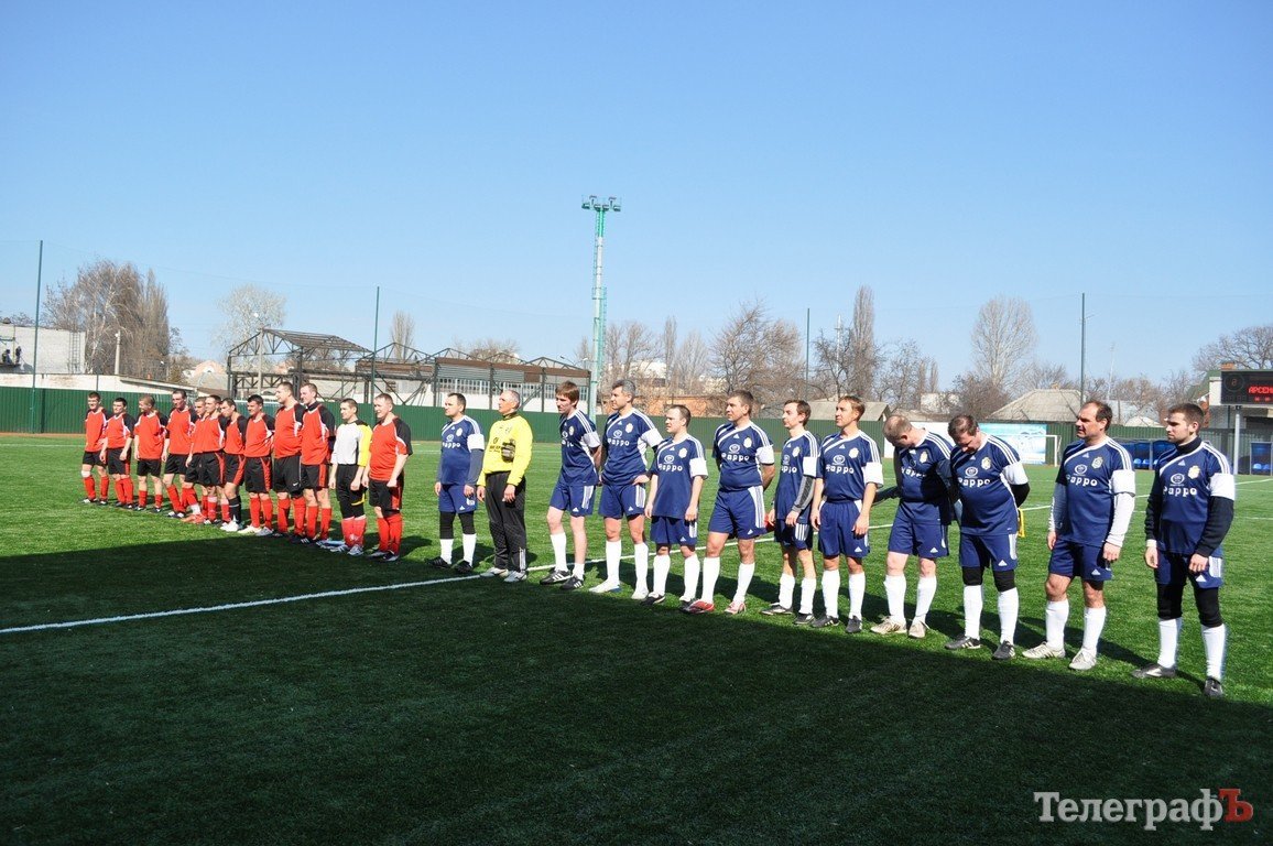 Депутаты обыграли в футбол команду внутренних войск МВД Украины Депутаты обыграли в футбол команду внутренних войск МВД Украины