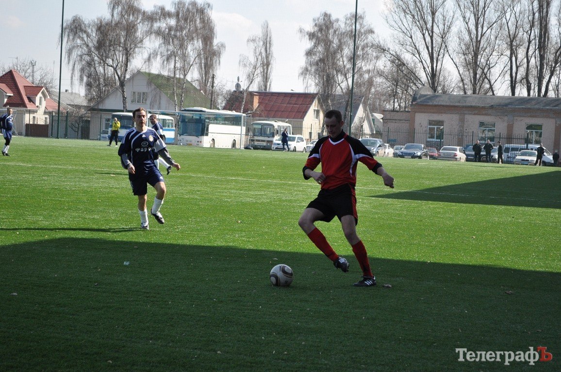 Депутаты обыграли в футбол команду внутренних войск МВД Украины Депутаты обыграли в футбол команду внутренних войск МВД Украины