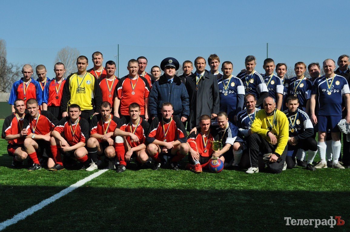 Депутаты обыграли в футбол команду внутренних войск МВД Украины Депутаты обыграли в футбол команду внутренних войск МВД Украины