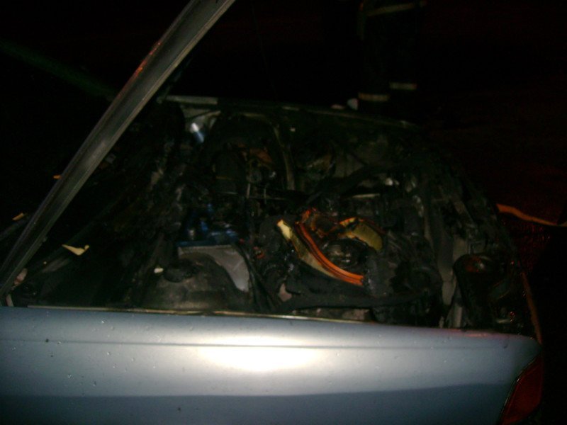 В Кременчуге снова горел автомобиль – на этот раз Audi (ФОТО) В Кременчуге снова горел автомобиль – на этот раз Audi (ФОТО)