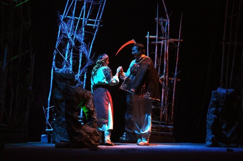 10 апреля. Спектакль «Гуцульский год» 10 апреля. Спектакль «Гуцульский год»