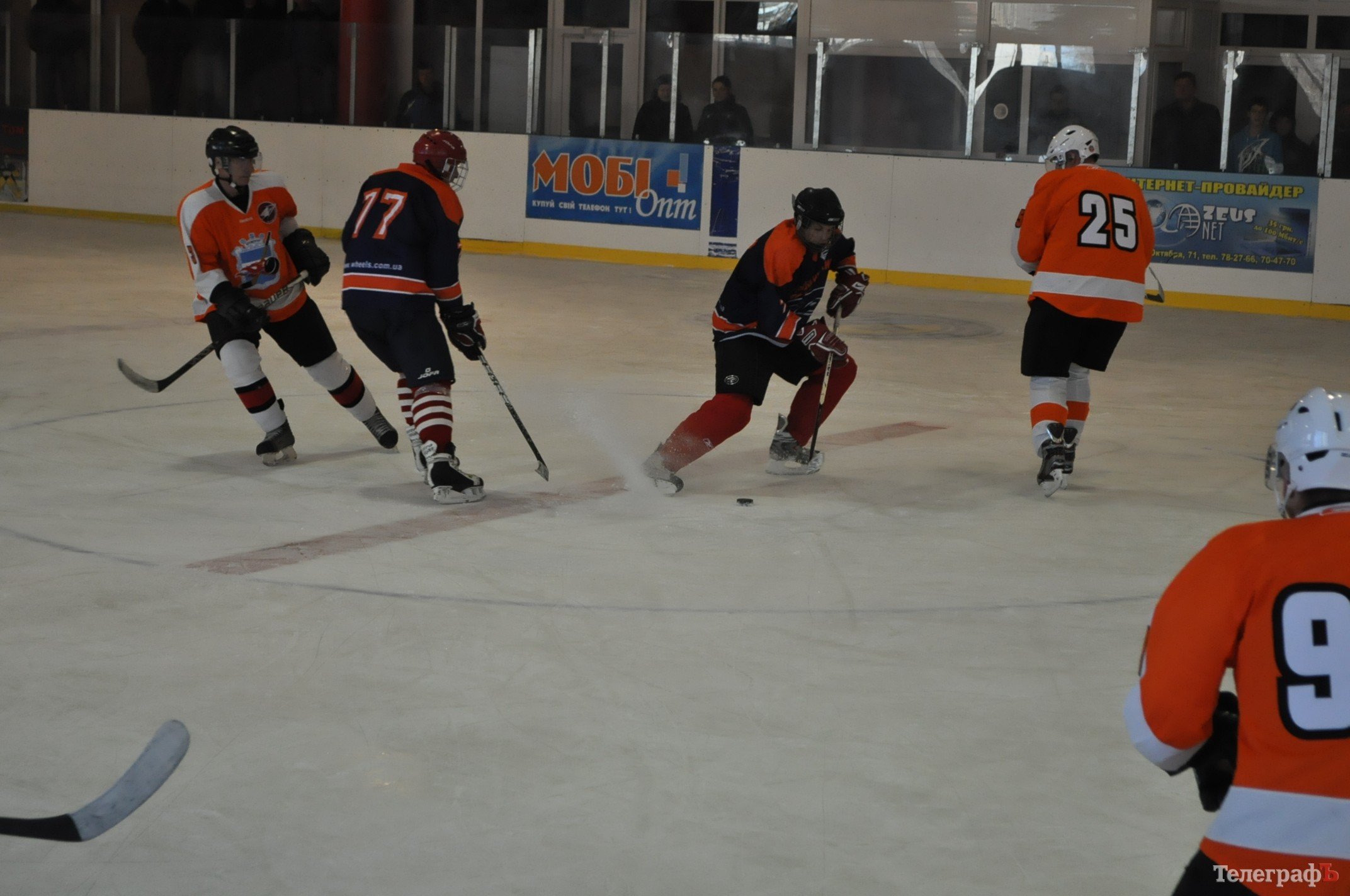 ХОККЕЙ. Продолжается чемпионат Кременчуга по хоккею. ХОККЕЙ. Продолжается чемпионат Кременчуга по хоккею.