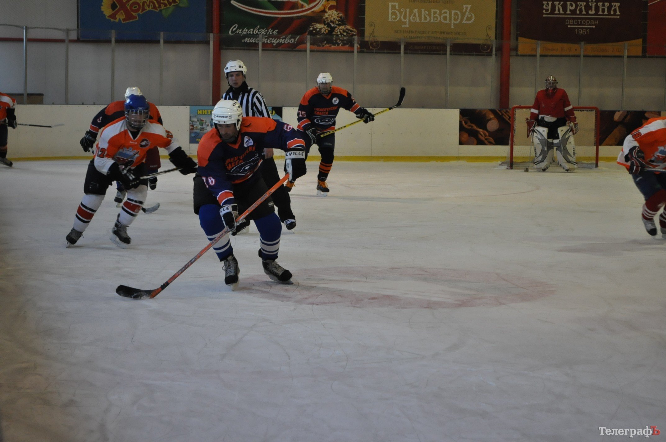 ХОККЕЙ. Продолжается чемпионат Кременчуга по хоккею. ХОККЕЙ. Продолжается чемпионат Кременчуга по хоккею.