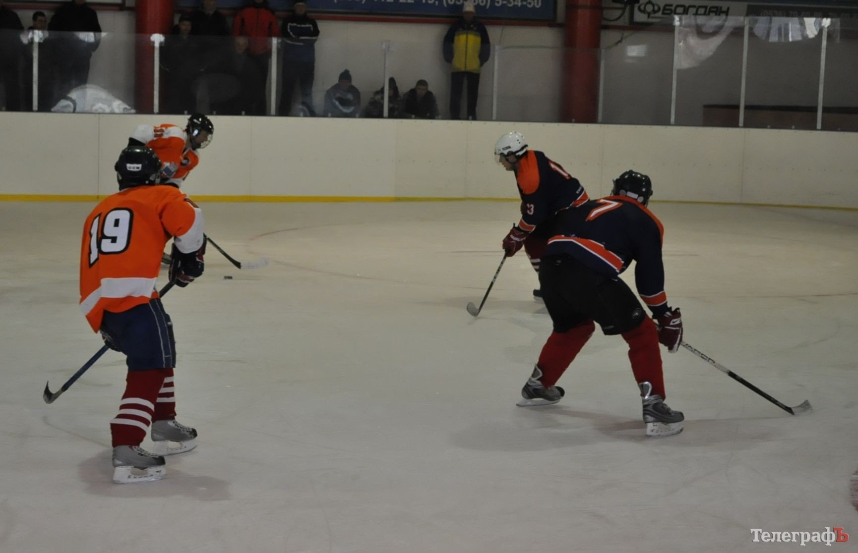 ХОККЕЙ. Продолжается чемпионат Кременчуга по хоккею. ХОККЕЙ. Продолжается чемпионат Кременчуга по хоккею.