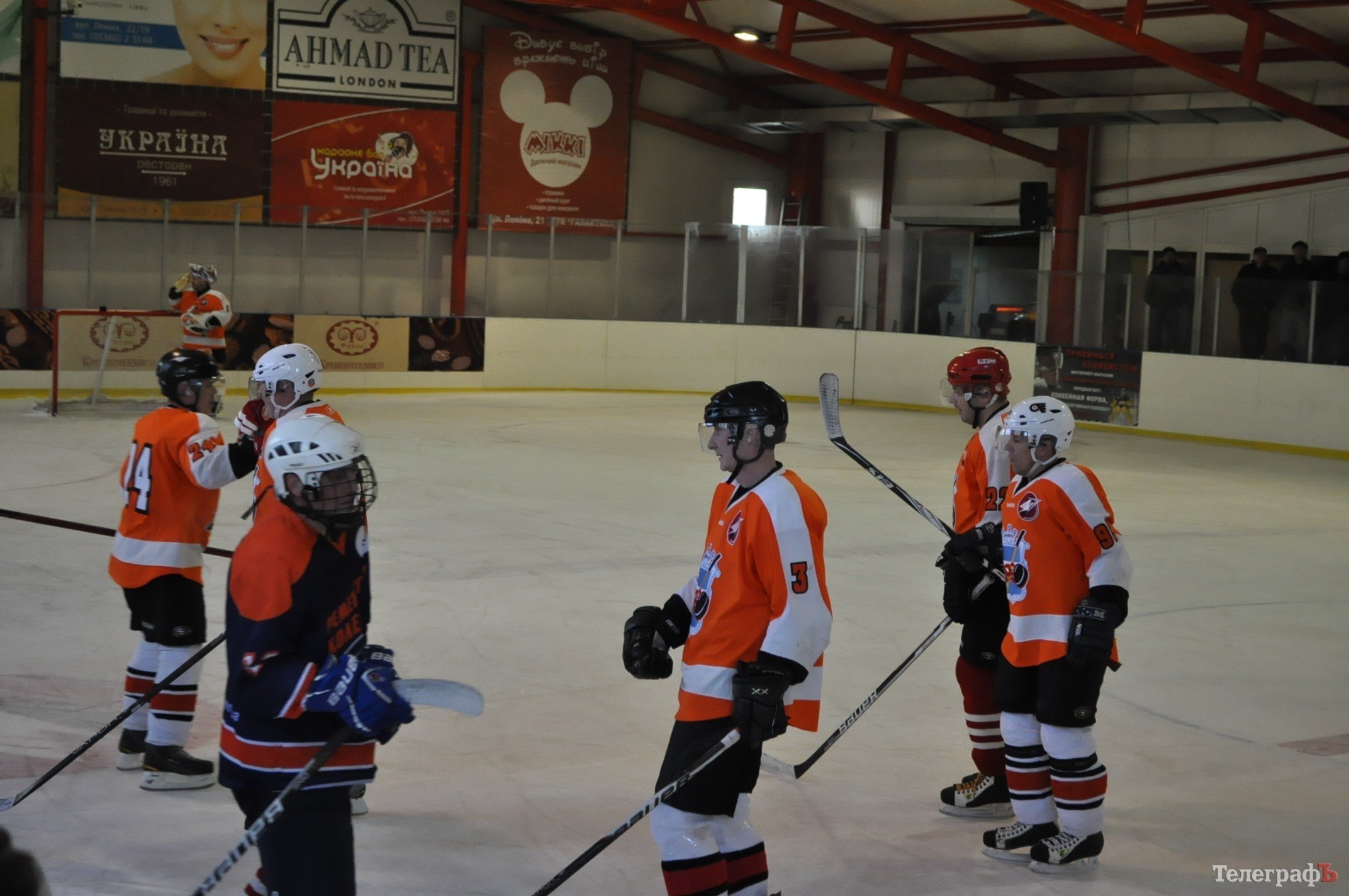 ХОККЕЙ. Продолжается чемпионат Кременчуга по хоккею. ХОККЕЙ. Продолжается чемпионат Кременчуга по хоккею.