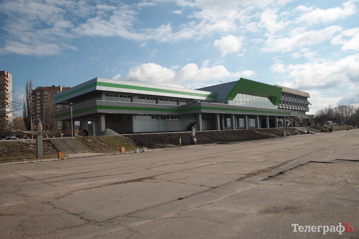 Кременчугские чиновники сменили ручки и компьютеры на грабли и лопаты (ФОТО, ВИДЕО) Кременчугские чиновники сменили ручки и компьютеры на грабли и лопаты (ФОТО, ВИДЕО)