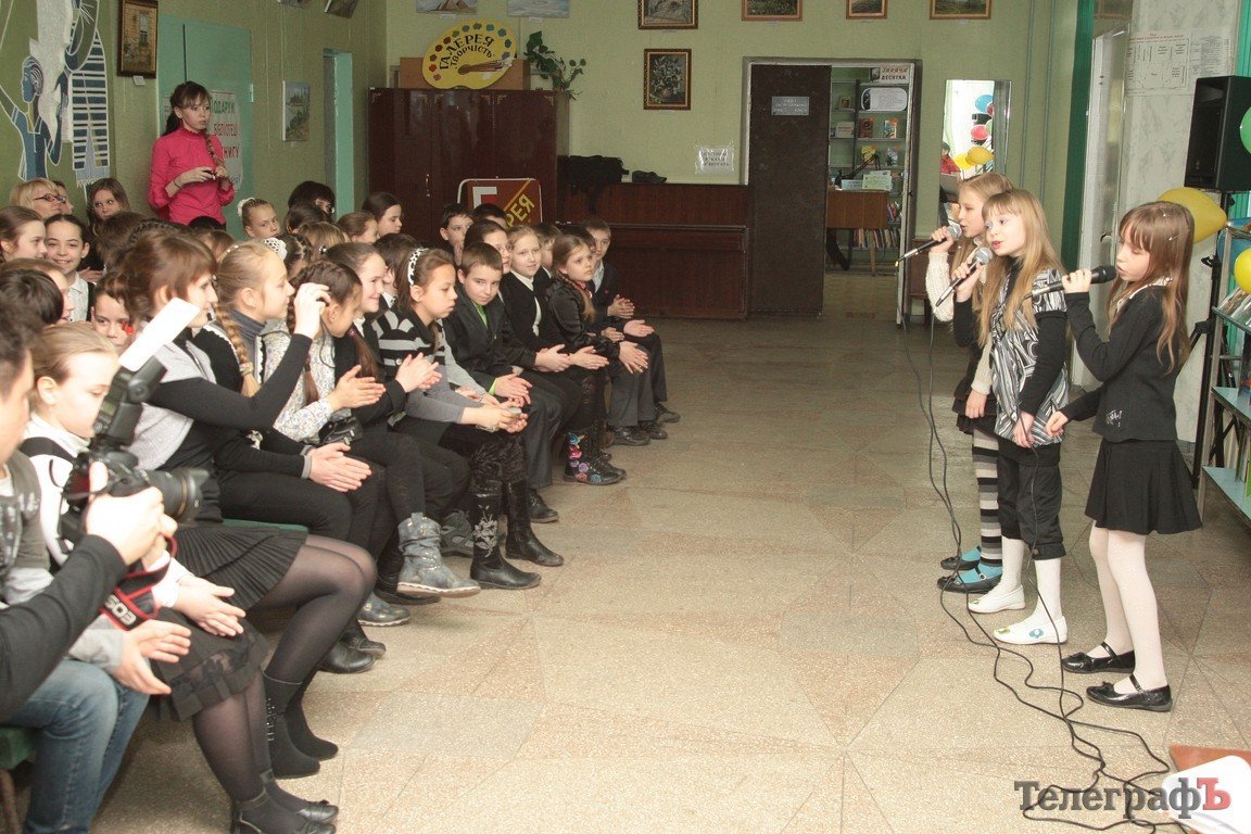 Книга – найкращий подарунок Книга – найкращий подарунок