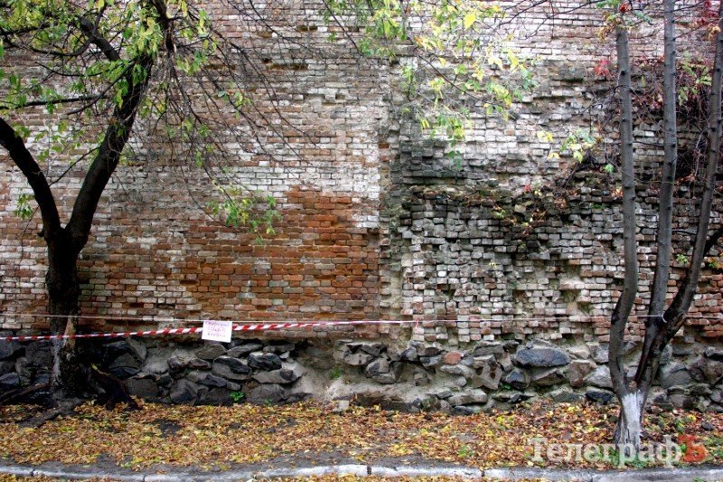 Погребной предлагает перенести военкомат, а его территорию застроить Погребной предлагает перенести военкомат, а его территорию застроить