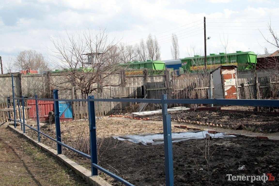 «13-й район»: трущоби на вулиці Виноградній (ФОТО) «13-й район»: трущоби на вулиці Виноградній (ФОТО)