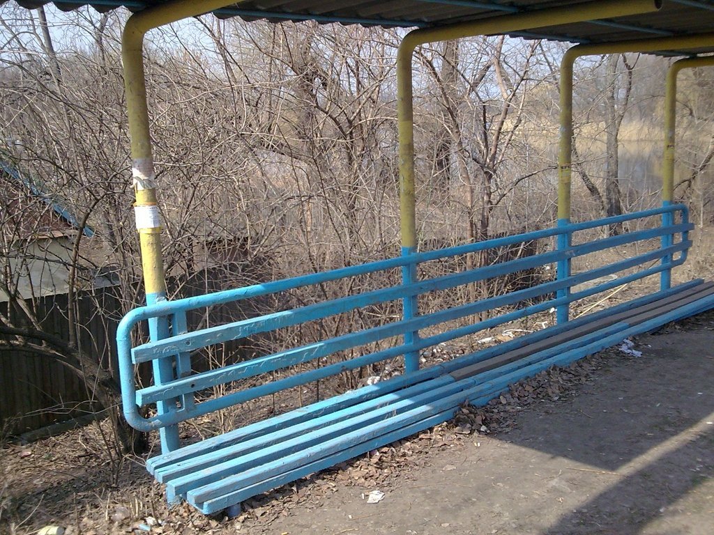 Антирейтинг остановок в Кременчуге: «подземная» лавочка Антирейтинг остановок в Кременчуге: «подземная» лавочка