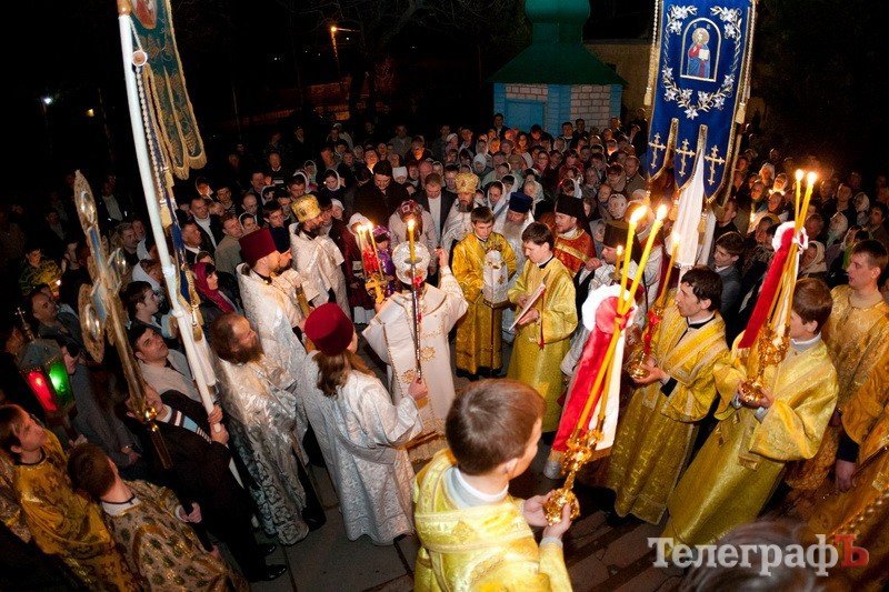Пасхальное богослужение в Свято-Успенском соборе (ФОТОРЕПОРТАЖ) Пасхальное богослужение в Свято-Успенском соборе (ФОТОРЕПОРТАЖ)