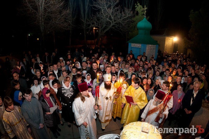 Пасхальное богослужение в Свято-Успенском соборе (ФОТОРЕПОРТАЖ) Пасхальное богослужение в Свято-Успенском соборе (ФОТОРЕПОРТАЖ)