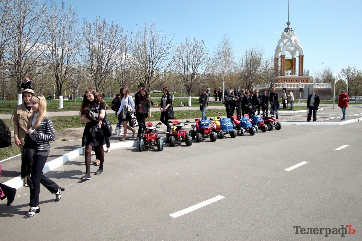 В кременчугском автогородке начались занятия для школьников (ФОТО) В кременчугском автогородке начались занятия для школьников (ФОТО)