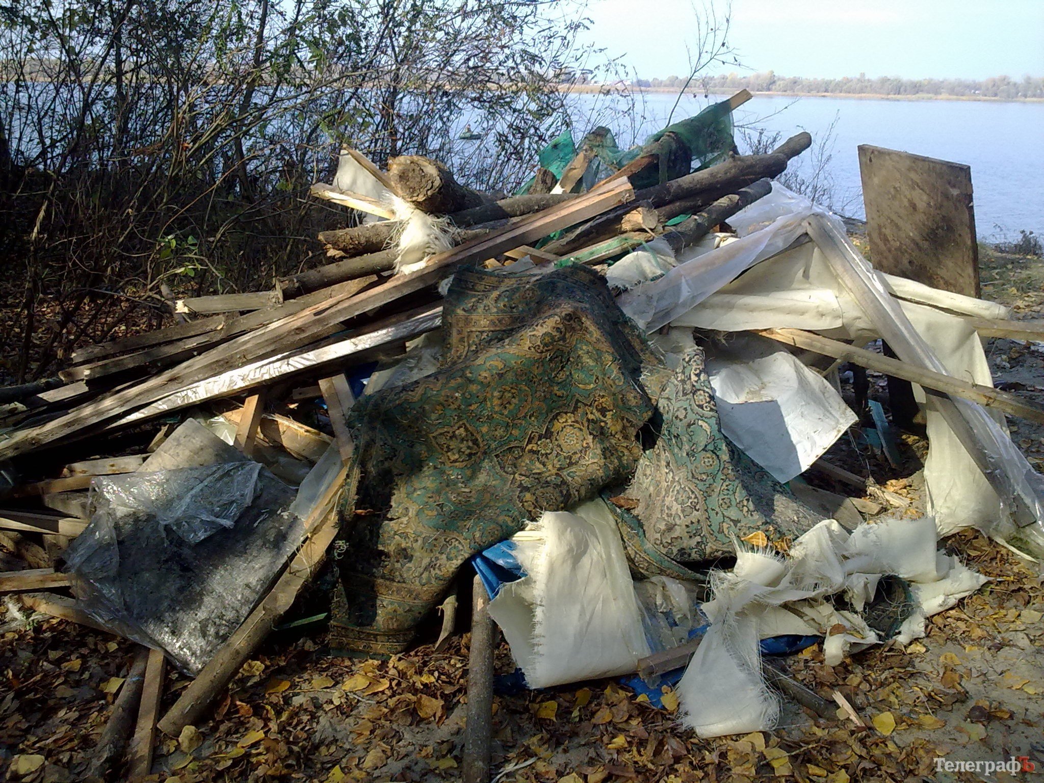 На острове Зелёный снесли незаконные постройки (ФОТО) На острове Зелёный снесли незаконные постройки (ФОТО)