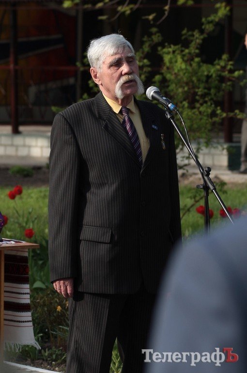 В Кременчуге на митинг-чернобыльцев собралось очень мало людей (ФОТО) В Кременчуге на митинг-чернобыльцев собралось очень мало людей (ФОТО)