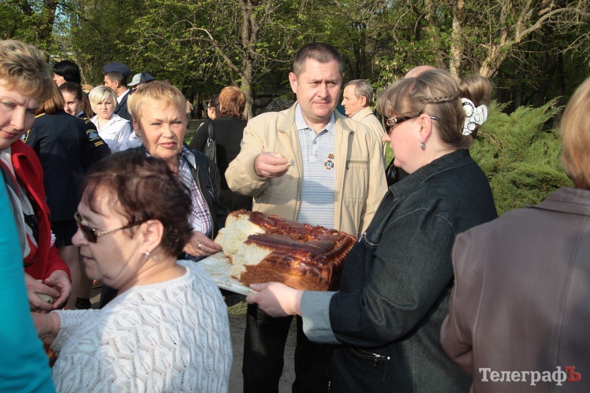В Кременчуге на митинг-чернобыльцев собралось очень мало людей (ФОТО) В Кременчуге на митинг-чернобыльцев собралось очень мало людей (ФОТО)
