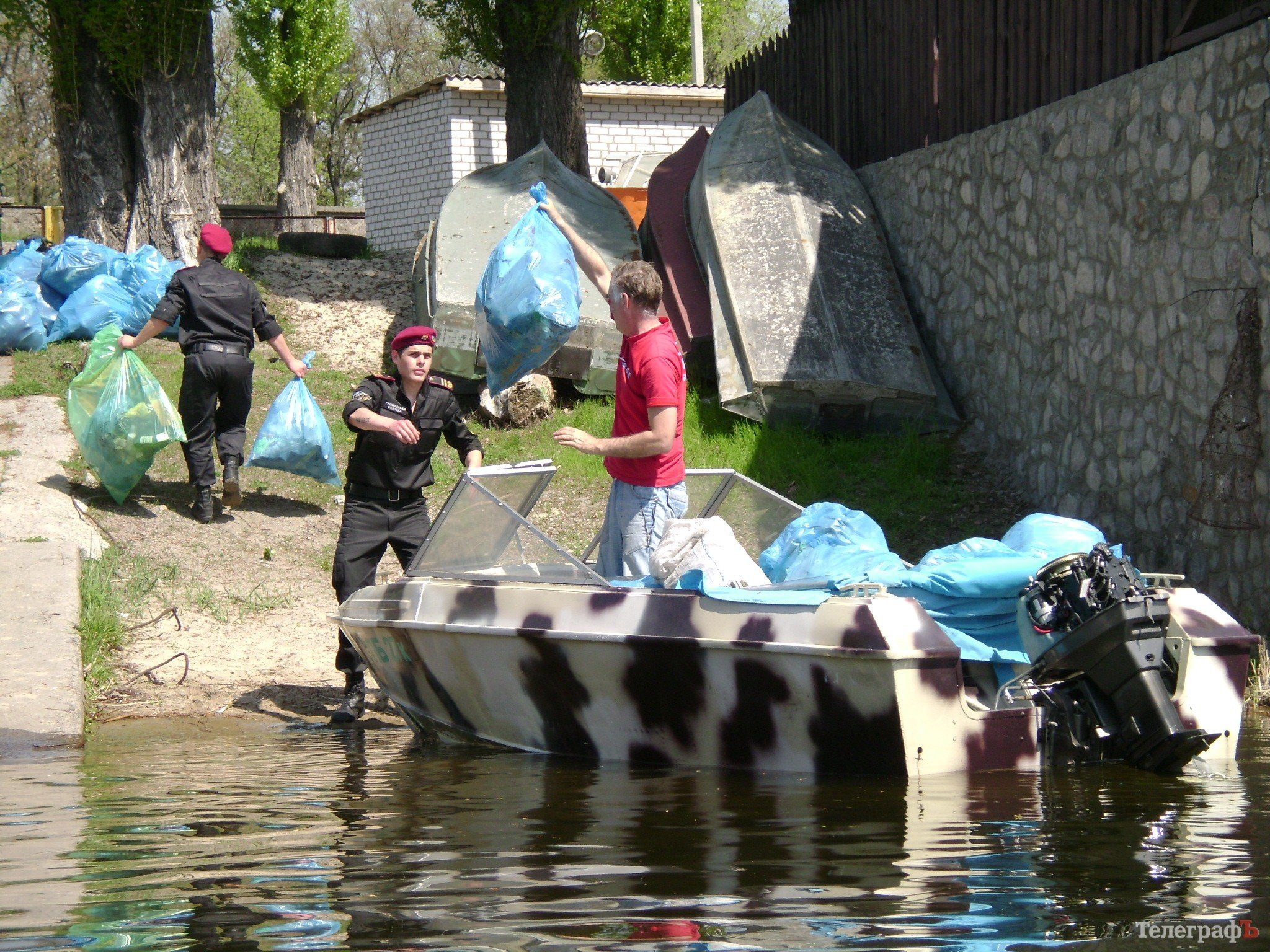 На острове Зелёный сносят последние постройки для отдыха (ФОТО) На острове Зелёный сносят последние постройки для отдыха (ФОТО)