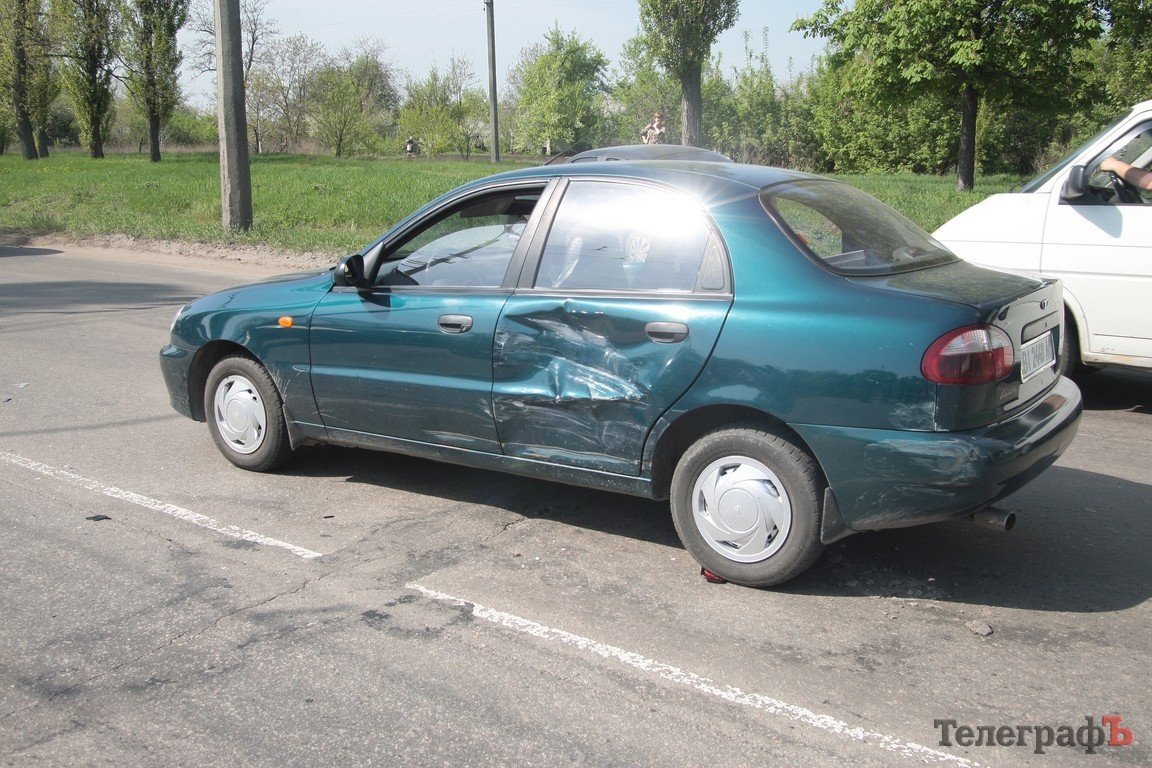 Возле "Простора" в лобовую столкнулись Mitsubishi Lancer и «ВАЗ-2106» (ВИДЕО, ФОТО) Возле "Простора" в лобовую столкнулись Mitsubishi Lancer и «ВАЗ-2106» (ВИДЕО, ФОТО)