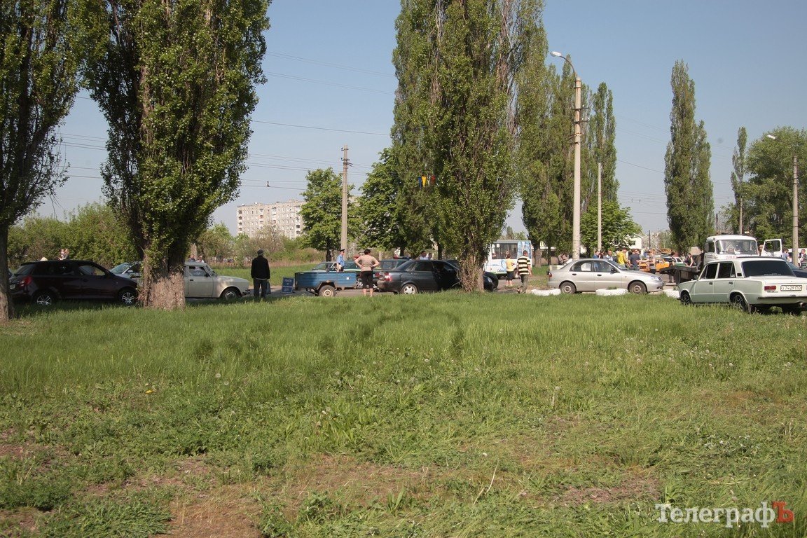 Возле "Простора" в лобовую столкнулись Mitsubishi Lancer и «ВАЗ-2106» (ВИДЕО, ФОТО) Возле "Простора" в лобовую столкнулись Mitsubishi Lancer и «ВАЗ-2106» (ВИДЕО, ФОТО)