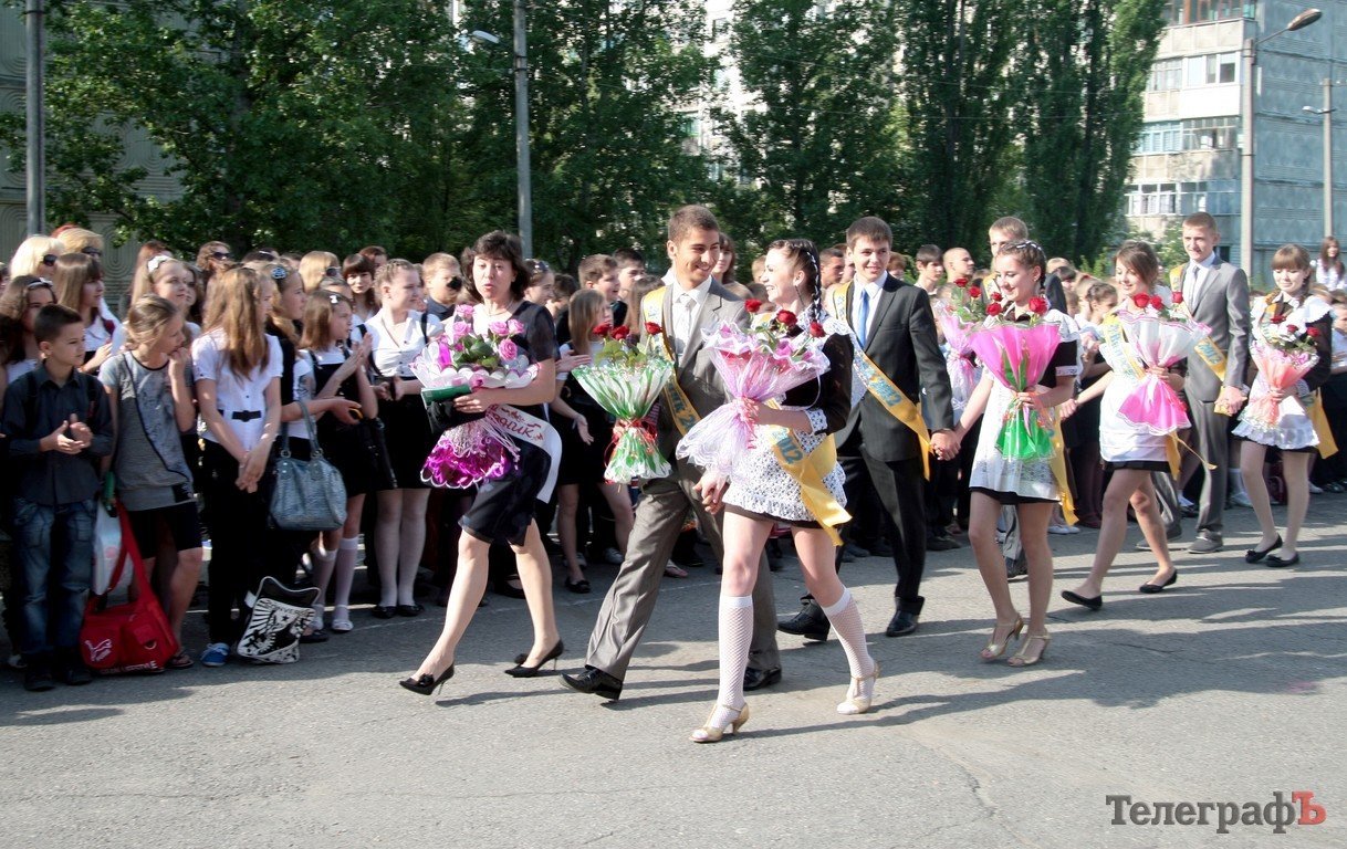 Сегодня у одиннадцатиклассников - последний звонок (ФОТОРЕПОРТАЖ) Сегодня у одиннадцатиклассников - последний звонок (ФОТОРЕПОРТАЖ)