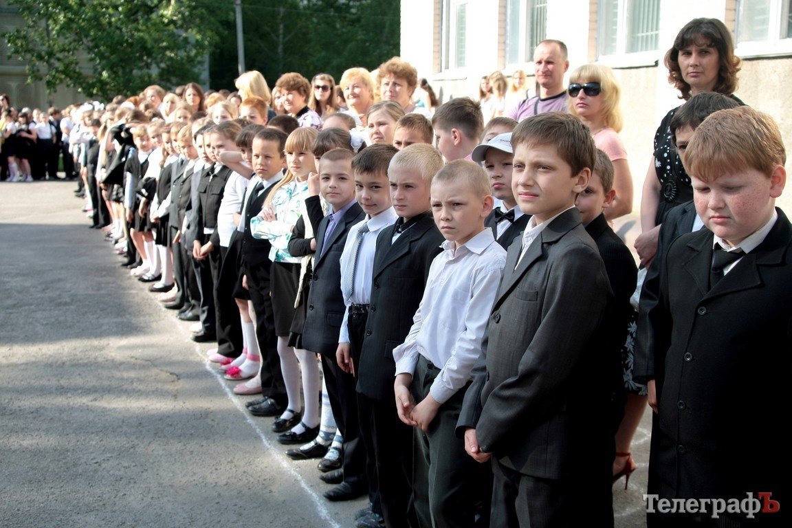 Сегодня у одиннадцатиклассников - последний звонок (ФОТОРЕПОРТАЖ) Сегодня у одиннадцатиклассников - последний звонок (ФОТОРЕПОРТАЖ)