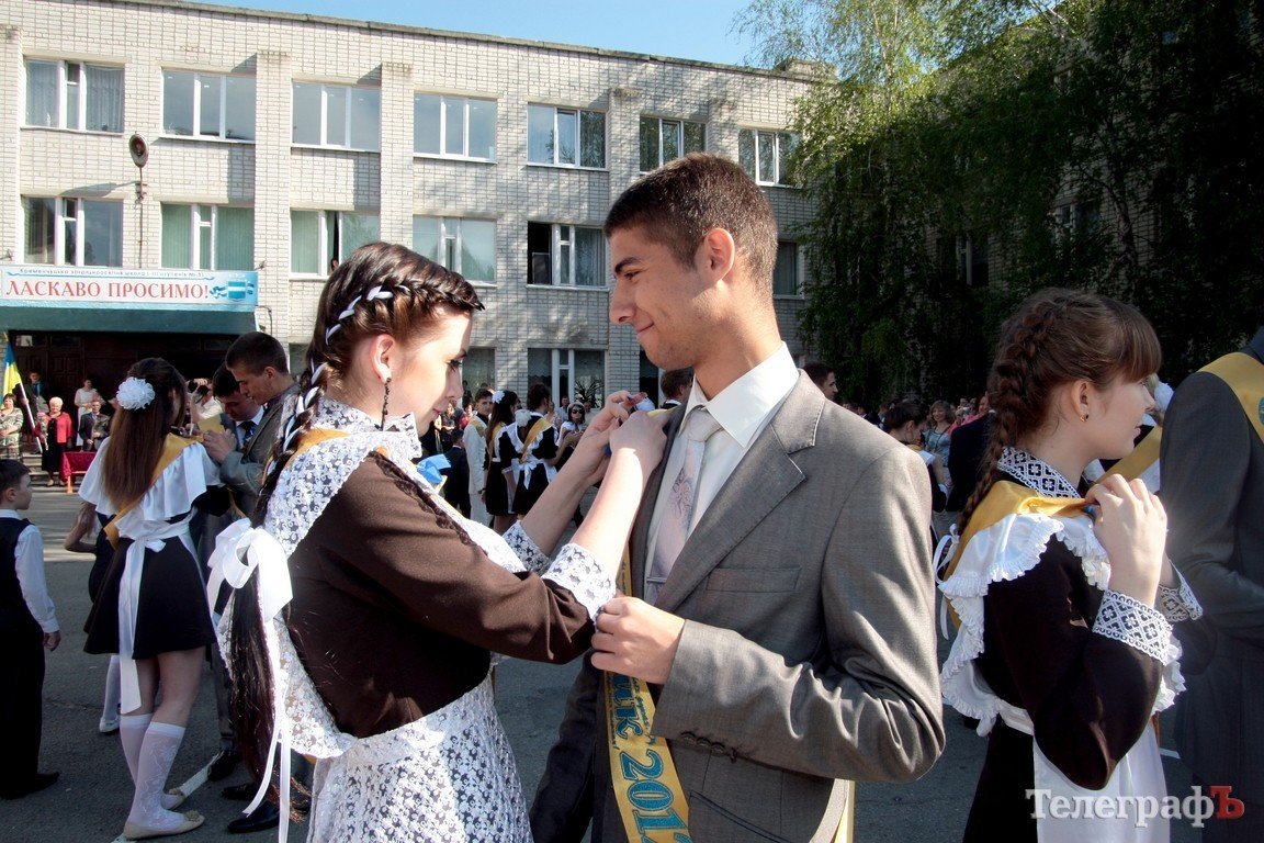 Сегодня у одиннадцатиклассников - последний звонок (ФОТОРЕПОРТАЖ) Сегодня у одиннадцатиклассников - последний звонок (ФОТОРЕПОРТАЖ)