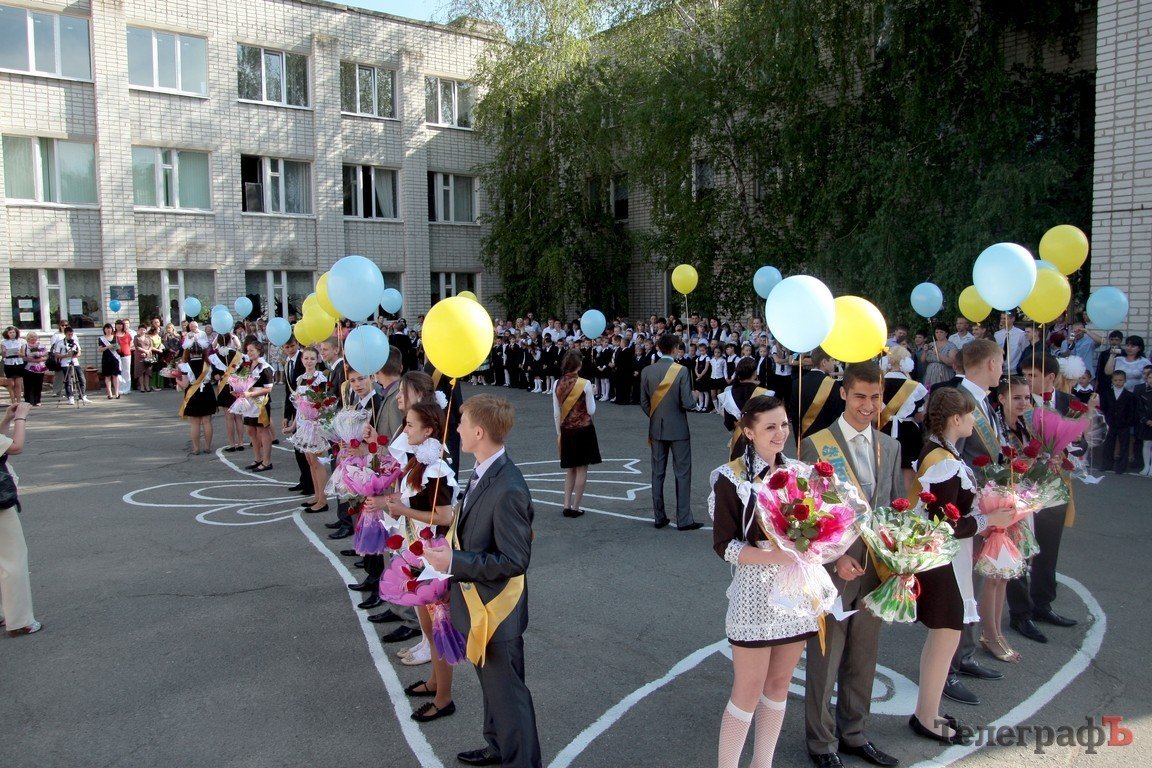 Сегодня у одиннадцатиклассников - последний звонок (ФОТОРЕПОРТАЖ) Сегодня у одиннадцатиклассников - последний звонок (ФОТОРЕПОРТАЖ)
