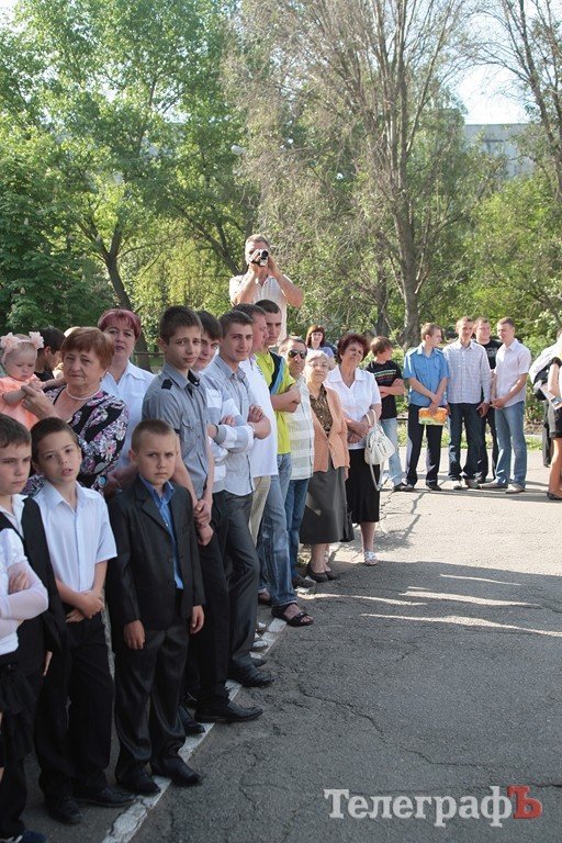 Сегодня у одиннадцатиклассников - последний звонок (ФОТОРЕПОРТАЖ) Сегодня у одиннадцатиклассников - последний звонок (ФОТОРЕПОРТАЖ)