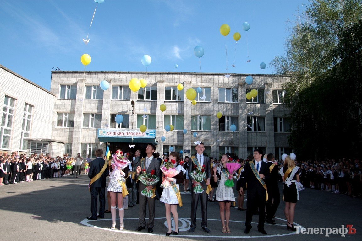 Сегодня у одиннадцатиклассников - последний звонок (ФОТОРЕПОРТАЖ) Сегодня у одиннадцатиклассников - последний звонок (ФОТОРЕПОРТАЖ)