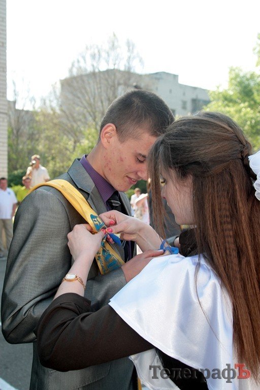Сегодня у одиннадцатиклассников - последний звонок (ФОТОРЕПОРТАЖ) Сегодня у одиннадцатиклассников - последний звонок (ФОТОРЕПОРТАЖ)