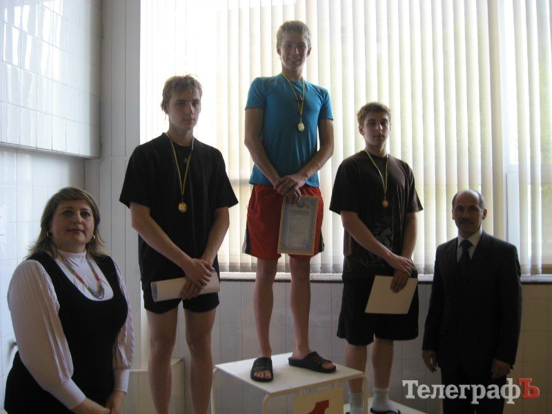 ПЛАВАНИЕ. По шесть «золота» и «серебра», а также три «бронзы». ПЛАВАНИЕ. По шесть «золота» и «серебра», а также три «бронзы».