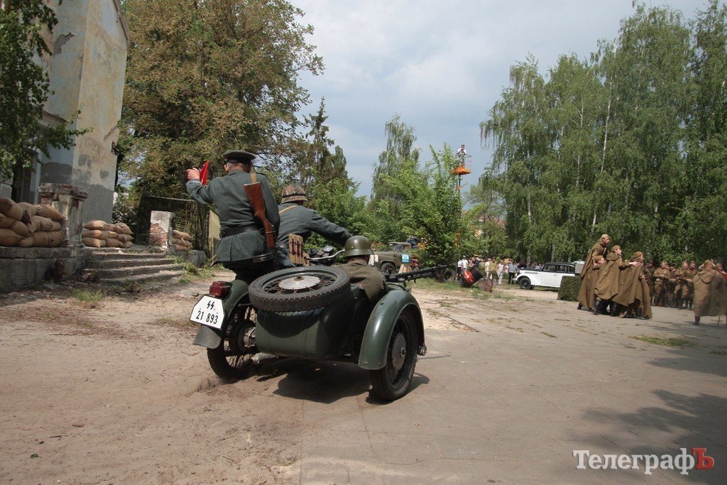 Кременчужанам показали реконструкцию боя за Берлин (Фото, Видео) Кременчужанам показали реконструкцию боя за Берлин (Фото, Видео)