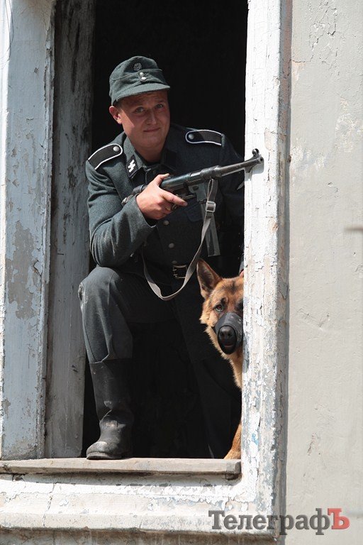 Кременчужанам показали реконструкцию боя за Берлин (Фото, Видео) Кременчужанам показали реконструкцию боя за Берлин (Фото, Видео)
