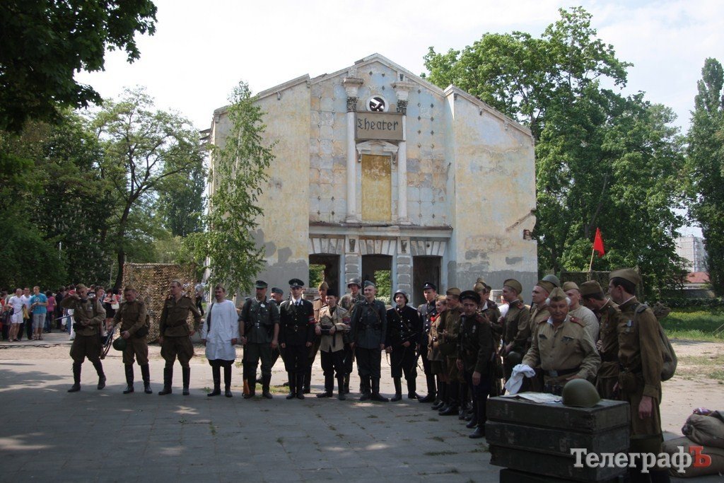 Кременчужанам показали реконструкцию боя за Берлин (Фото, Видео) Кременчужанам показали реконструкцию боя за Берлин (Фото, Видео)