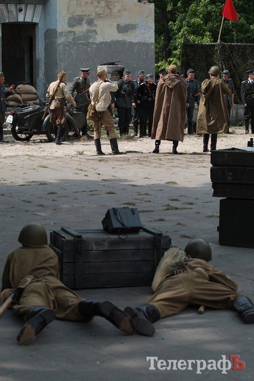 Кременчужанам показали реконструкцию боя за Берлин (Фото, Видео) Кременчужанам показали реконструкцию боя за Берлин (Фото, Видео)