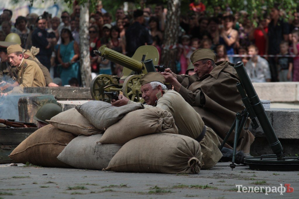 Кременчужанам показали реконструкцию боя за Берлин (Фото, Видео) Кременчужанам показали реконструкцию боя за Берлин (Фото, Видео)