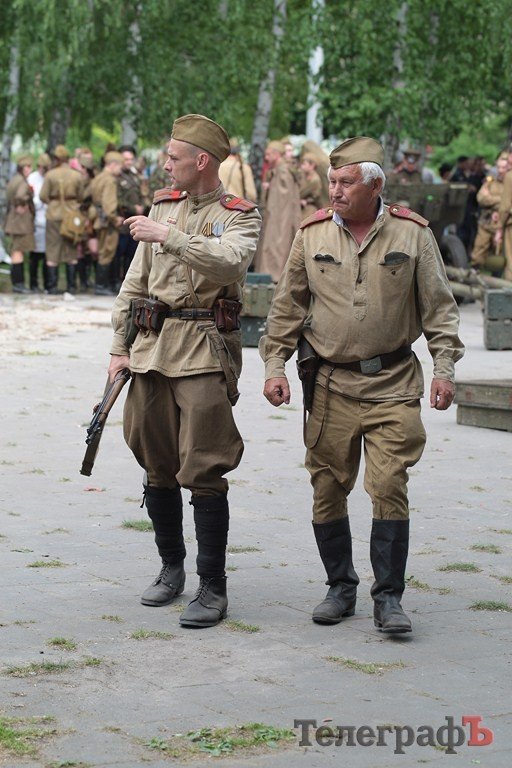 Кременчужанам показали реконструкцию боя за Берлин (Фото, Видео) Кременчужанам показали реконструкцию боя за Берлин (Фото, Видео)