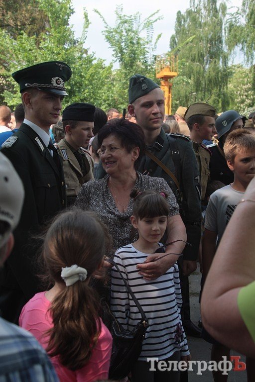 Кременчужанам показали реконструкцию боя за Берлин (Фото, Видео) Кременчужанам показали реконструкцию боя за Берлин (Фото, Видео)