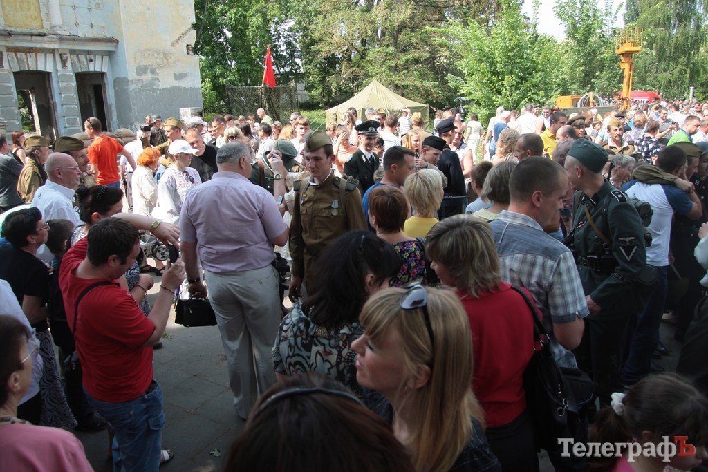 Кременчужанам показали реконструкцию боя за Берлин (Фото, Видео) Кременчужанам показали реконструкцию боя за Берлин (Фото, Видео)