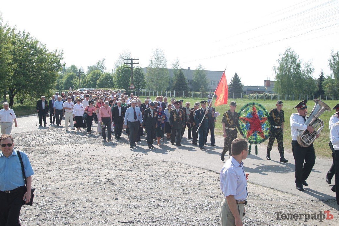 В Белецковке захоронили останки советского лётчика, погибшего в 1941 году под Кременчугом (ФОТОРЕПОРТАЖ) В Белецковке захоронили останки советского лётчика, погибшего в 1941 году под Кременчугом (ФОТОРЕПОРТАЖ)