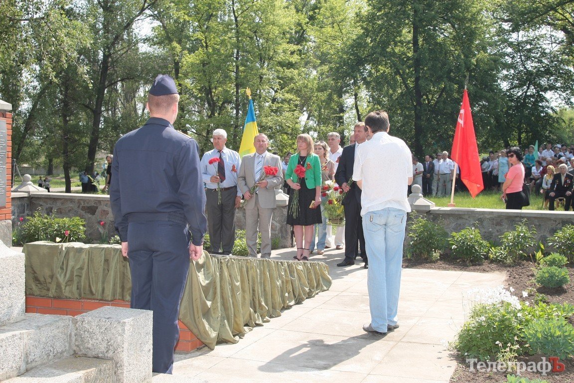 В Белецковке захоронили останки советского лётчика, погибшего в 1941 году под Кременчугом (ФОТОРЕПОРТАЖ) В Белецковке захоронили останки советского лётчика, погибшего в 1941 году под Кременчугом (ФОТОРЕПОРТАЖ)