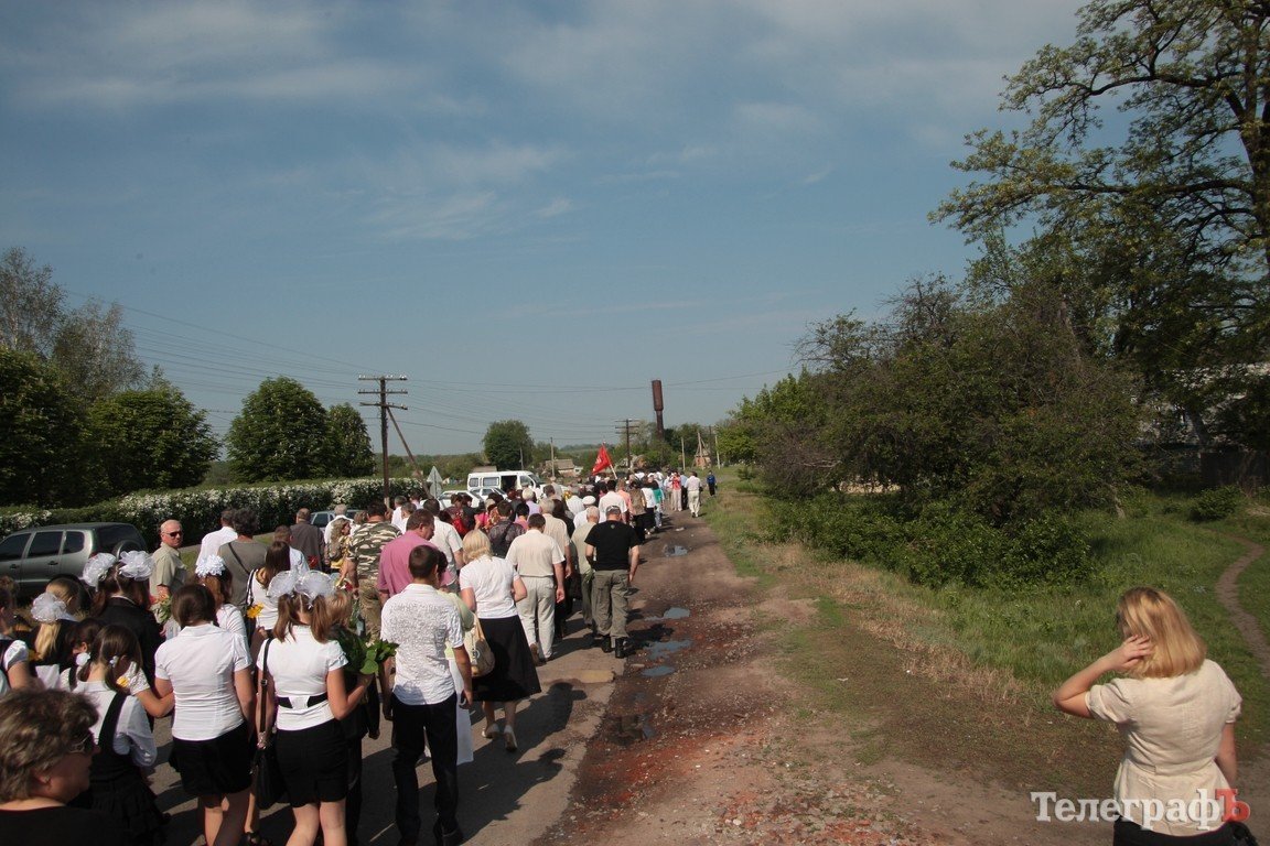 В Белецковке захоронили останки советского лётчика, погибшего в 1941 году под Кременчугом (ФОТОРЕПОРТАЖ) В Белецковке захоронили останки советского лётчика, погибшего в 1941 году под Кременчугом (ФОТОРЕПОРТАЖ)