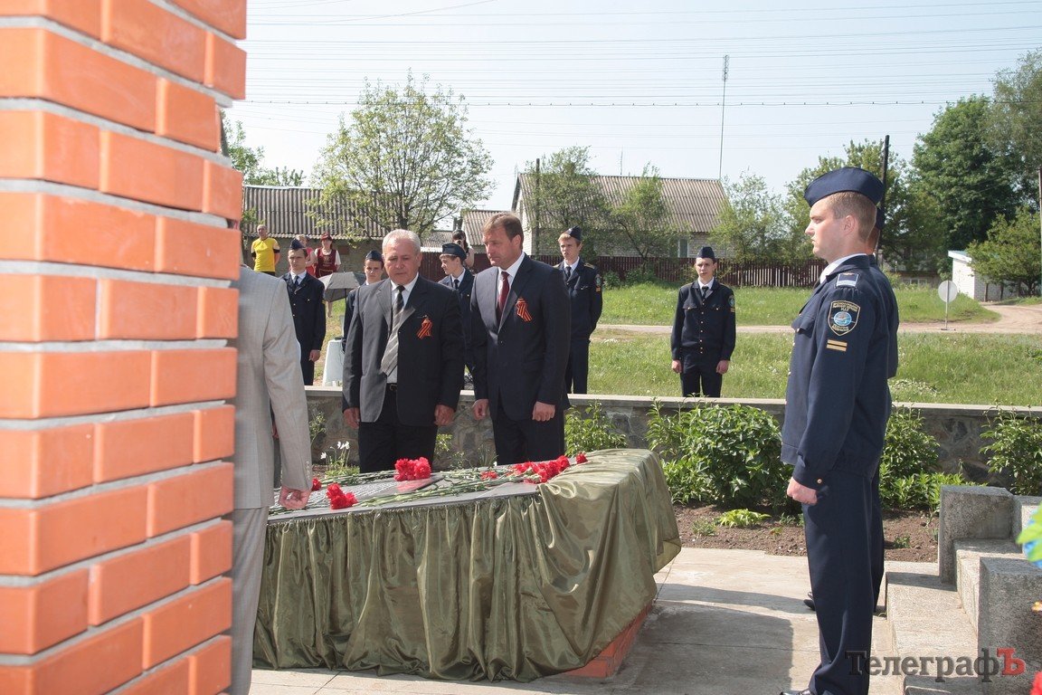 В Белецковке захоронили останки советского лётчика, погибшего в 1941 году под Кременчугом (ФОТОРЕПОРТАЖ) В Белецковке захоронили останки советского лётчика, погибшего в 1941 году под Кременчугом (ФОТОРЕПОРТАЖ)