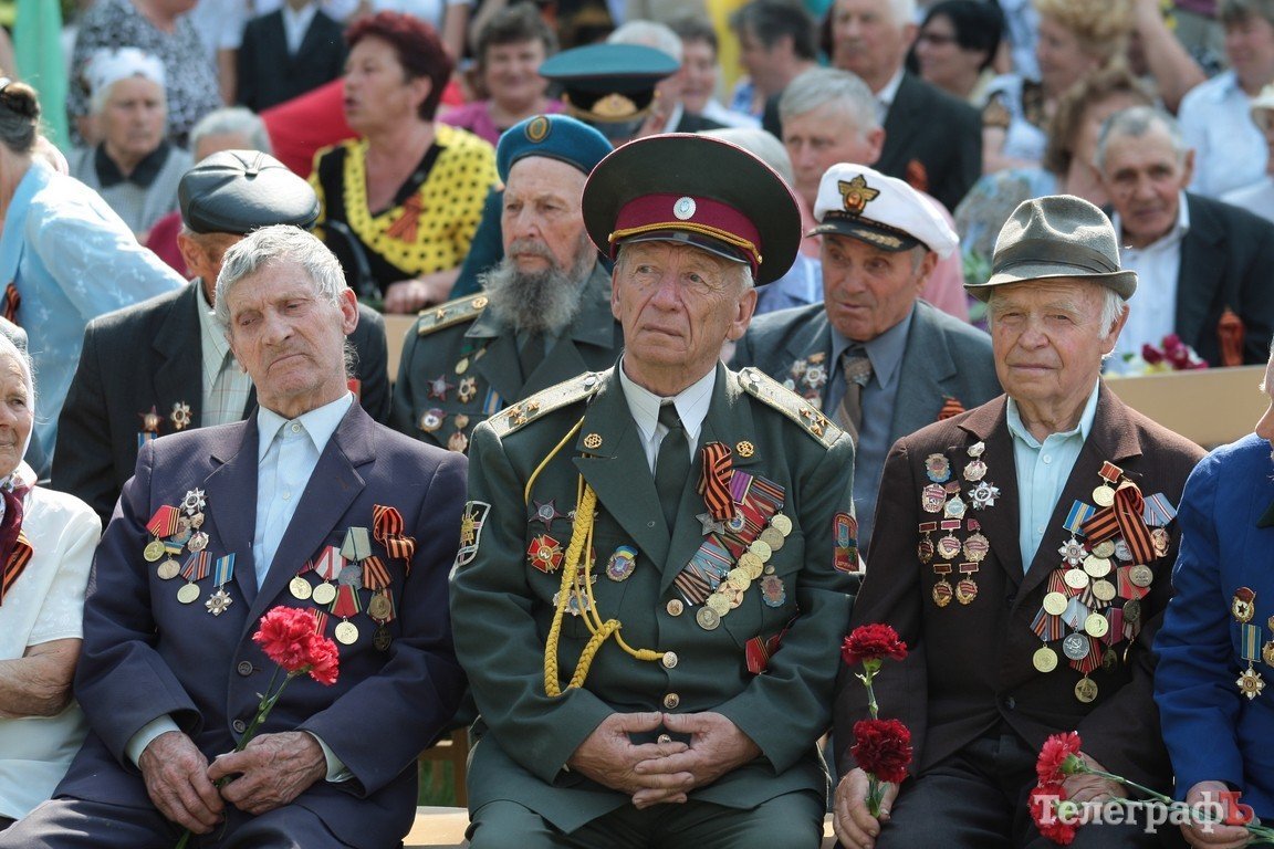 В Белецковке захоронили останки советского лётчика, погибшего в 1941 году под Кременчугом (ФОТОРЕПОРТАЖ) В Белецковке захоронили останки советского лётчика, погибшего в 1941 году под Кременчугом (ФОТОРЕПОРТАЖ)