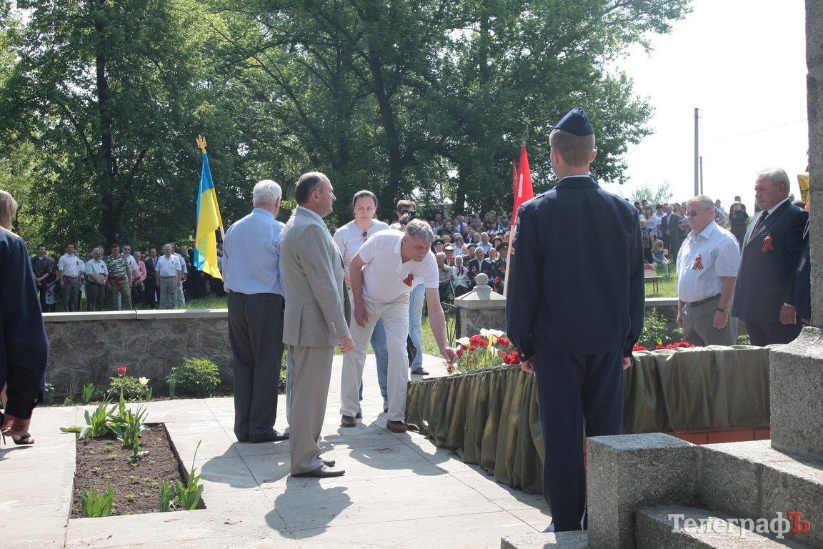 В Белецковке захоронили останки советского лётчика, погибшего в 1941 году под Кременчугом (ФОТОРЕПОРТАЖ) В Белецковке захоронили останки советского лётчика, погибшего в 1941 году под Кременчугом (ФОТОРЕПОРТАЖ)